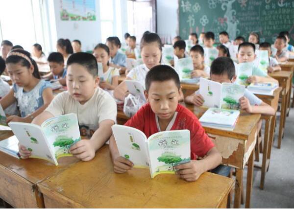 重庆：促进民办教育 民办学校实行分类管理