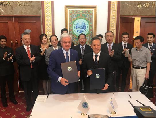 伟东云教育与上海合作组织秘书处签署战略合作协议