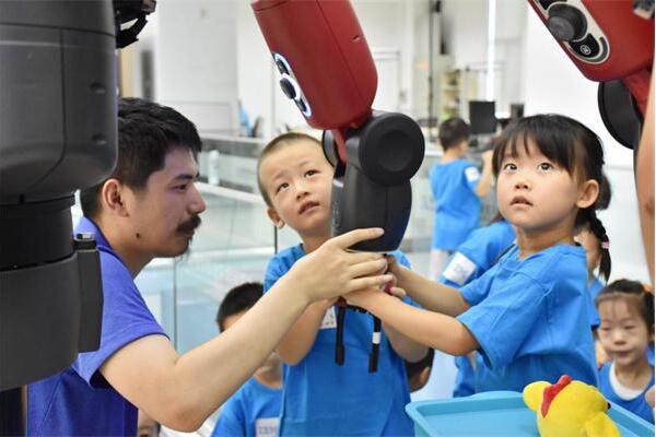 首秀好评不断 中科院幼儿园魔法科学脑洞大开