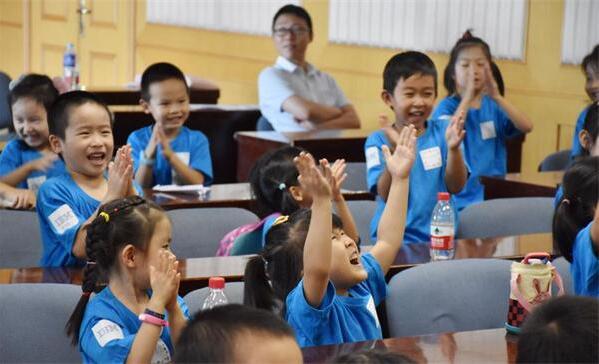 首秀好评不断 中科院幼儿园魔法科学脑洞大开