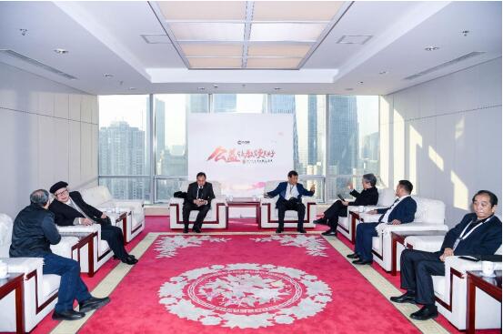 中国工程院院士卢耀如在人民日报社与程善道举行座谈