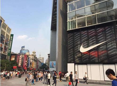 NEC显示器带你一睹为快全球最大Nike旗舰店