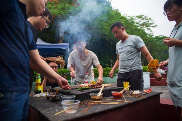 峰程7080敢承诺人才，你若是人才良好的福利待遇任你开