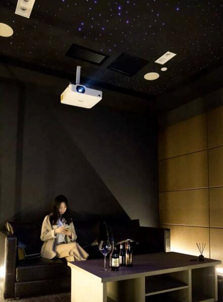 NEC用8台投影机打造的私人影咖，刷爆当地影视圈！