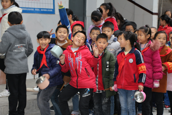 “几米助学，真情传递”几米物联赴彭水县开展扶贫助学公益活动