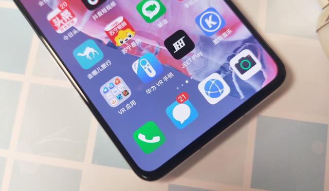 华为P40 与iPhone 11 难抉择？ 看过这篇你就知道五一该买哪个