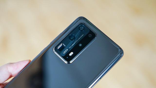 100倍双目变焦让万米美景一览无余 华为P40 Pro+上场即巅峰