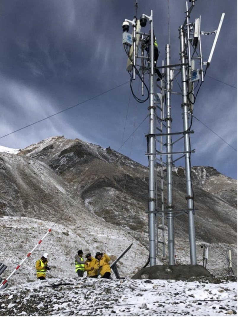 登顶世界之巅 中国移动5G再次护航珠峰科考